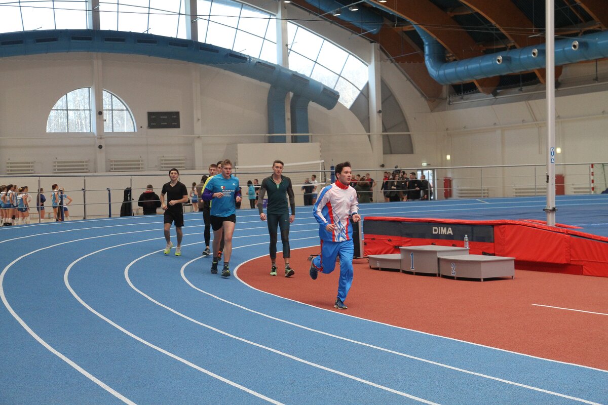 Маленький манеж для ребенка. Манеж люди. Легкоатлетический манеж спб крестовский остров. Манеж деревянный бэйби. Манеж люди.