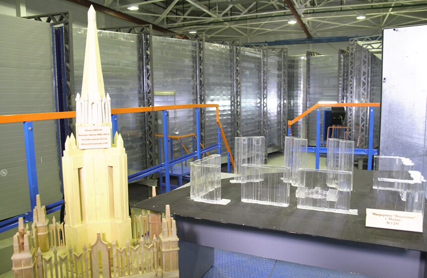 Сергей Собянин осмотрел легкоатлетический манеж МГСУ 17 фото