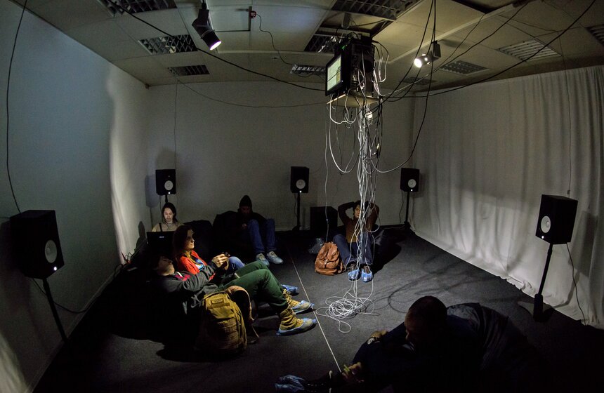 Разнообразие медиаискусства представили в проекте "Антимузей" 13 фото