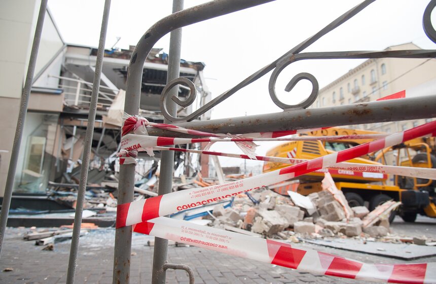 На Пушкинской площади демонтируют торговый центр "Пирамида" 3 фото