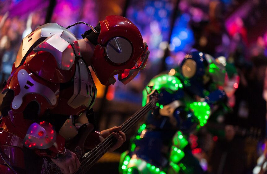 В спорткомплексе "Олимпийский" проходят Бои роботов 25 фото