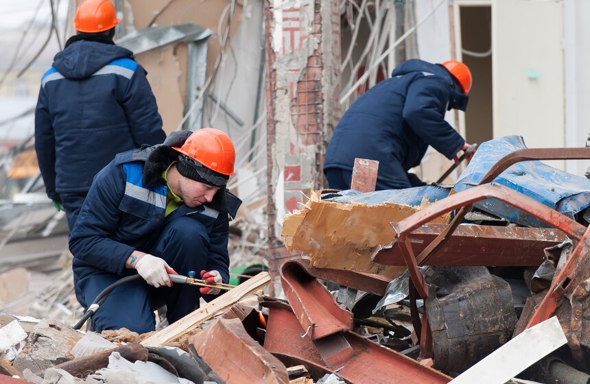 На Пушкинской площади демонтируют торговый центр "Пирамида" 7 фото