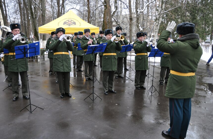 В МГИК открыли памятник военным врачам и медсестрам 4 фото