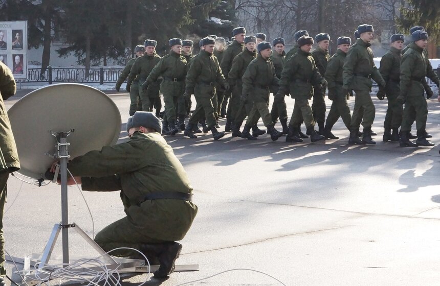 Сергей Собянин посетил мотострелковую бригаду в Мосрентгене 4 фото