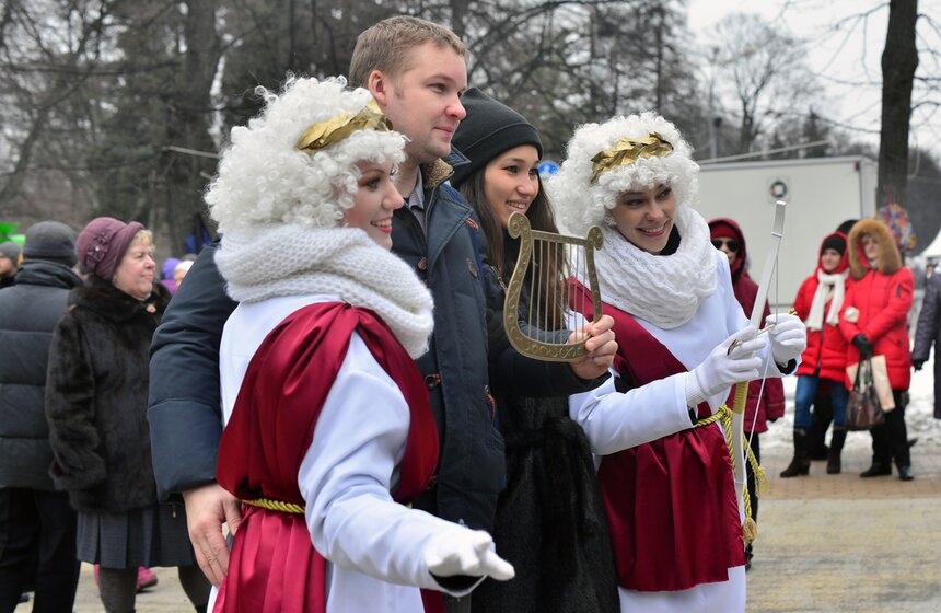 В парке "Сокольники" отметили День Всех влюбленных 18 фото