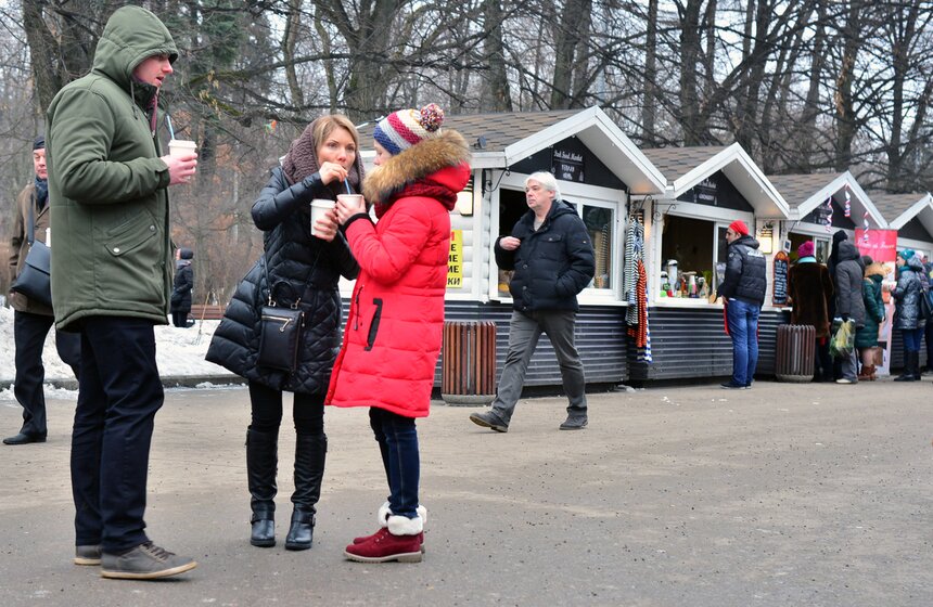 В парке "Сокольники" отметили День Всех влюбленных 7 фото