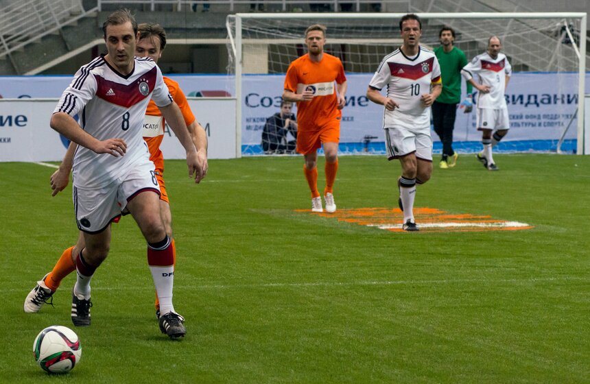 В столице проходит "Кубок Легенд" по футболу 20 фото