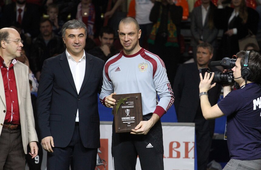 Сборная России одержала победу в "Кубке Легенд" 28 фото