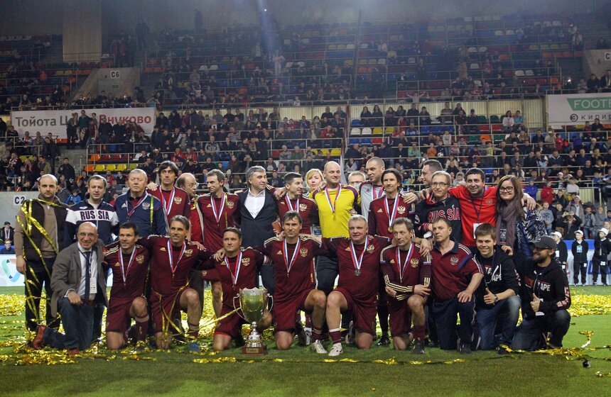 Сборная России одержала победу в "Кубке Легенд" 32 фото