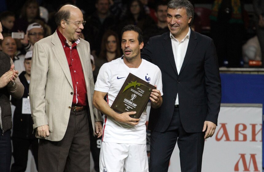 Сборная России одержала победу в "Кубке Легенд" 26 фото