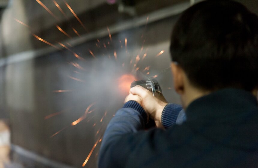 Депутаты поучаствовали в соревнованиях по стрельбе 33 фото