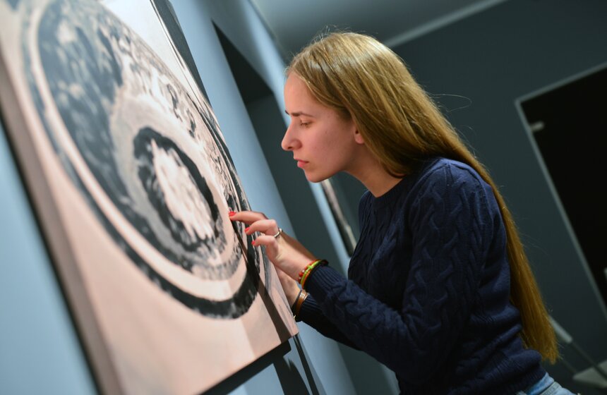 Выставка Ольги Юргенсон "Овсянка, сэр!" в Savina Gallery Mars 11 фото