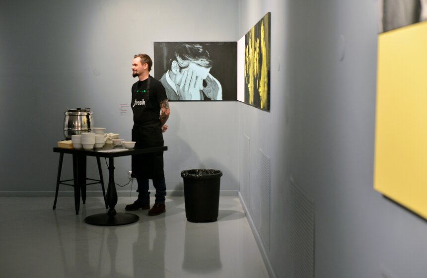 Выставка Ольги Юргенсон "Овсянка, сэр!" в Savina Gallery Mars 22 фото