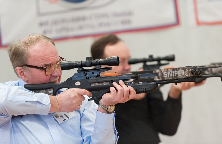 Депутаты поучаствовали в соревнованиях по стрельбе 10 фото