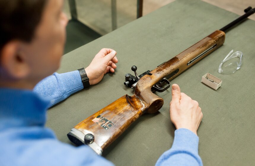 Депутаты поучаствовали в соревнованиях по стрельбе 16 фото