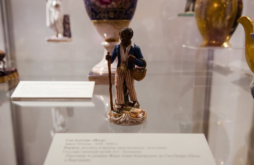 Выставка "Литература и фарфор" в музее Пушкина 26 фото