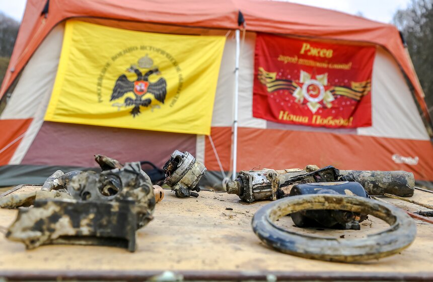 В Тверской области подняли фрагменты бомбардировщика Пе-2 24 фото