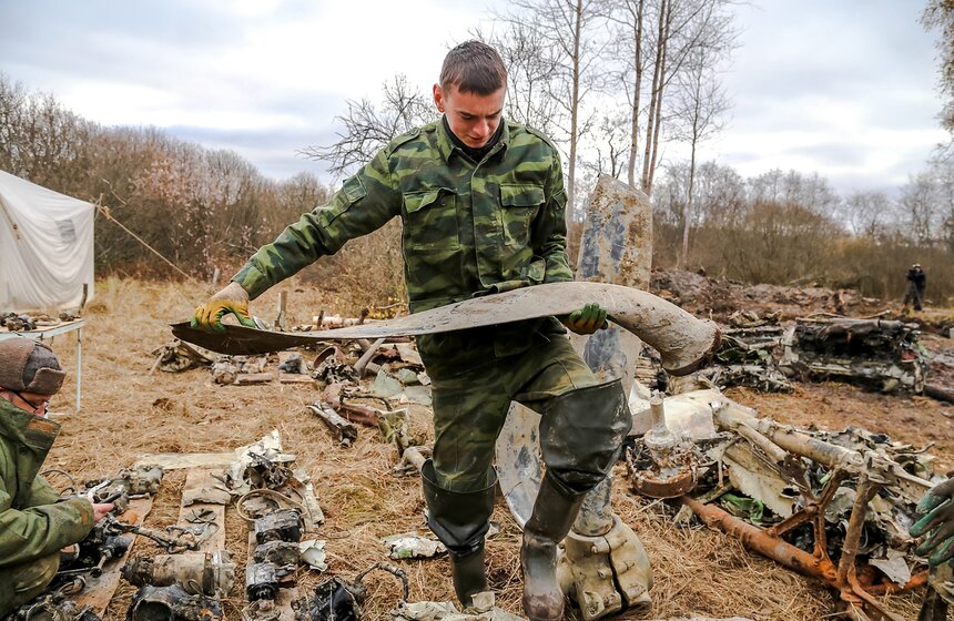 В Тверской области подняли фрагменты бомбардировщика Пе-2 22 фото