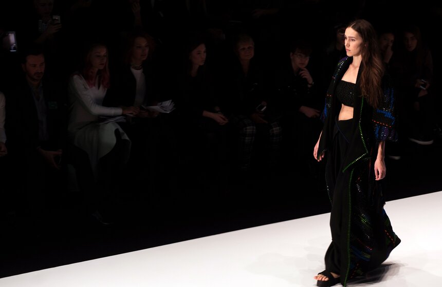 Британская школа дизайна на Mercedes-Benz Fashion Week Russia 22 фото