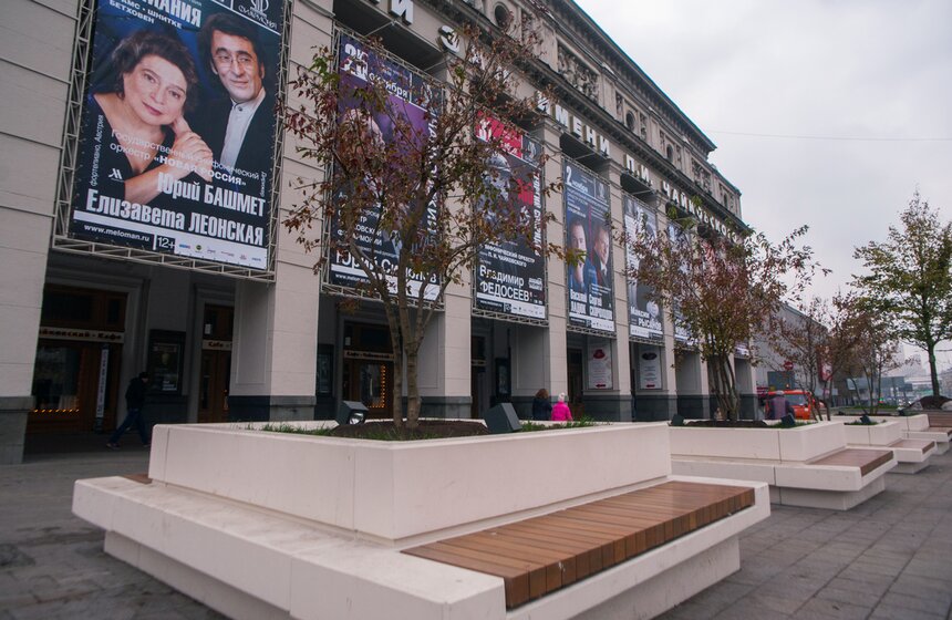 "Активные граждане" высадили деревья в центре столицы 23 фото