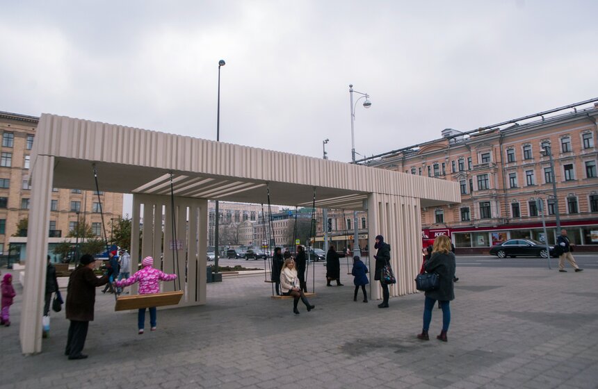 "Активные граждане" высадили деревья в центре столицы 21 фото