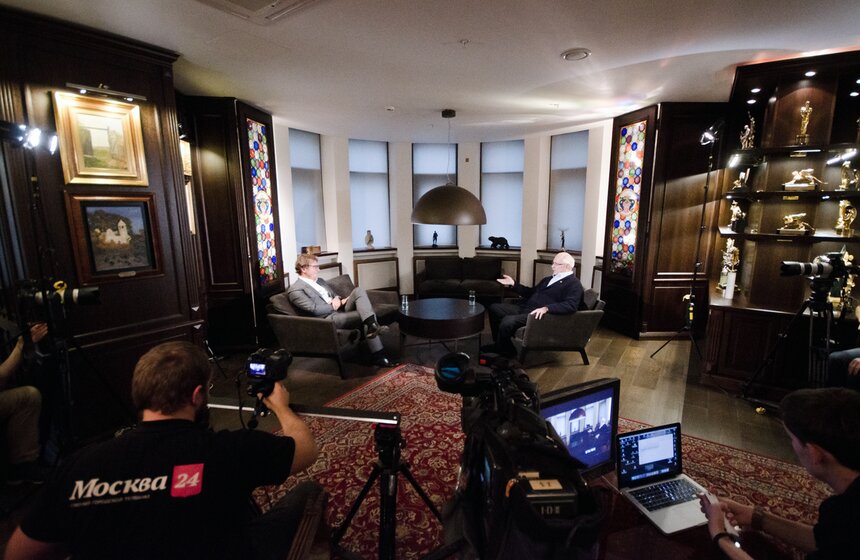 Никита Михалков на записи программы "Важная персона" 7 фото