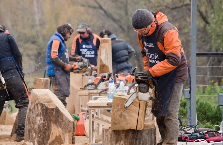 Симпозиум по скульптуре из дерева "Между небом и водой" 1 фото