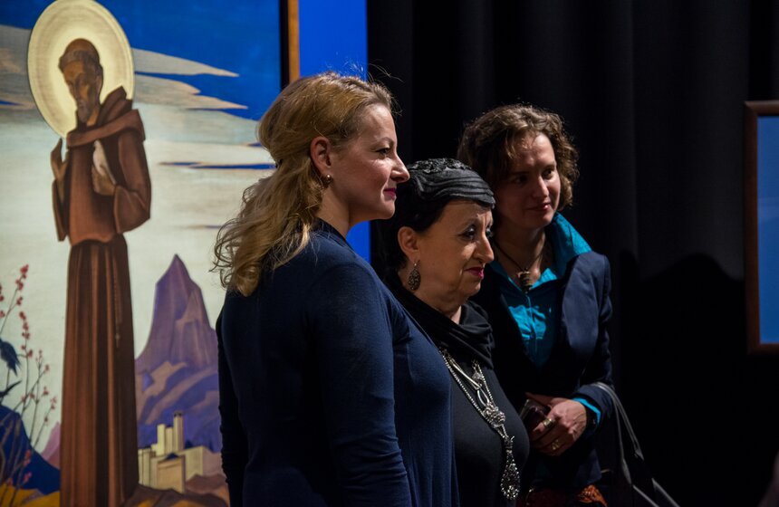 В Музее Востока представили триптих Николая Рериха 15 фото