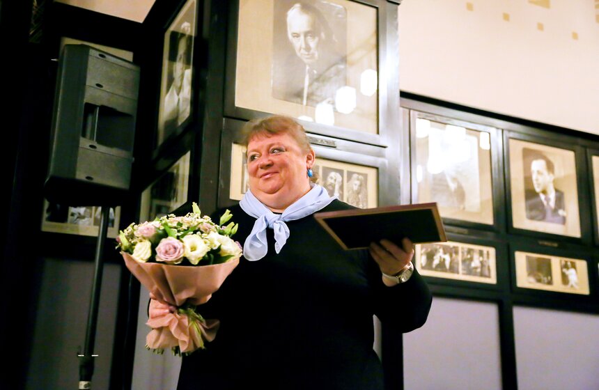 Самых преданных артистов МХТ наградили "Чайками" 13 фото