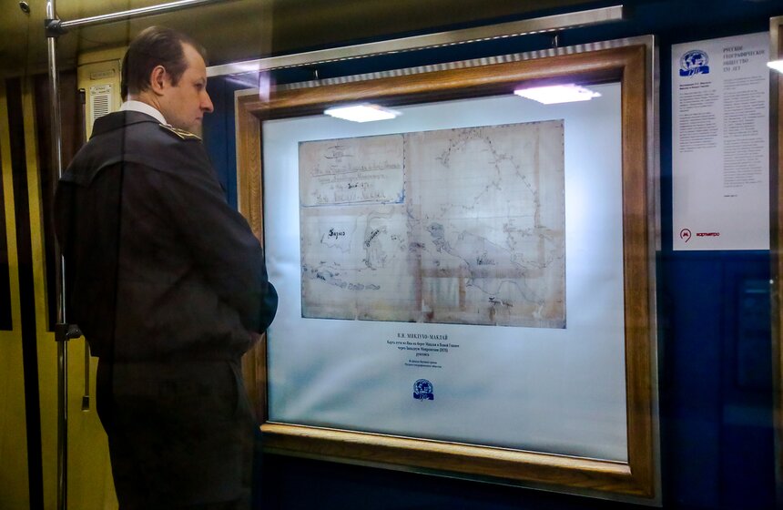 В метро запущен поезд Русского географического общества 7 фото