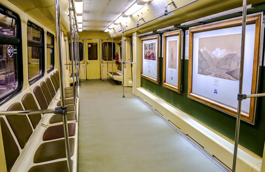 В метро запущен поезд Русского географического общества 15 фото