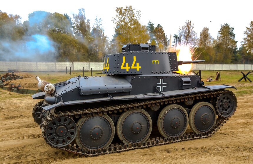 В танковом музее "Кубинка" прошел праздник "Отважные люди" 7 фото