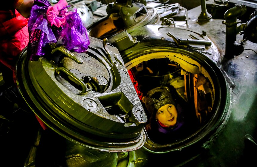 В танковом музее "Кубинка" прошел праздник "Отважные люди" 26 фото