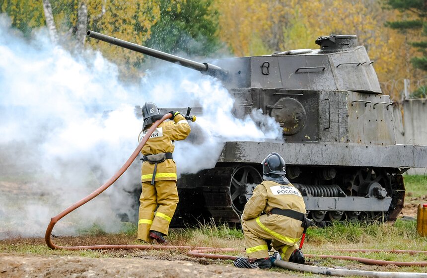 В танковом музее "Кубинка" прошел праздник "Отважные люди" 18 фото