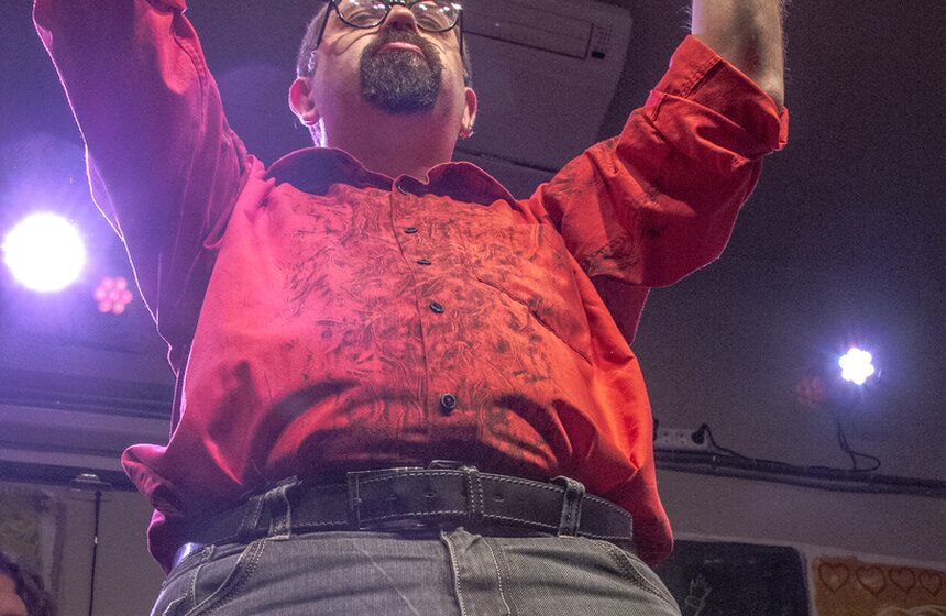 Концерт Васи Ложкина в рюмочной "Зюзино" 2 фото