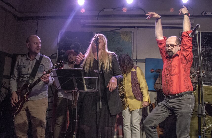 Концерт Васи Ложкина в рюмочной "Зюзино" 8 фото