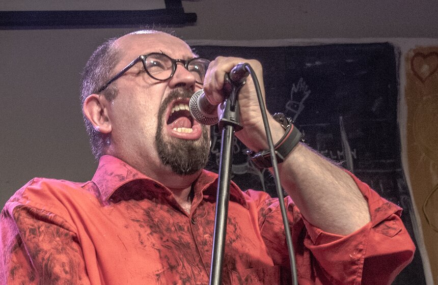 Концерт Васи Ложкина в рюмочной "Зюзино" 10 фото