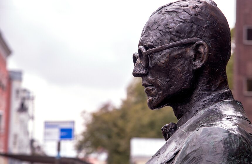 Торжественное открытия памятника архитектору Ле Корбюзье 23 фото