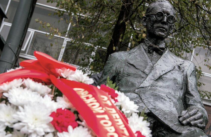 Торжественное открытия памятника архитектору Ле Корбюзье 16 фото