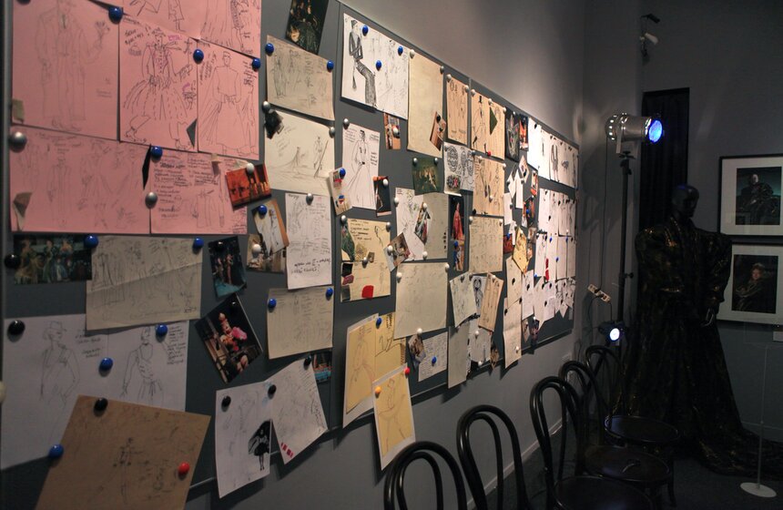 Выставка Аллы Коженковой "Неопознанные объекты" 6 фото