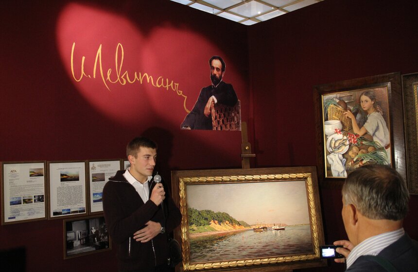 В ЦДХ открылся 39-й Российский Антикварный Салон 35 фото