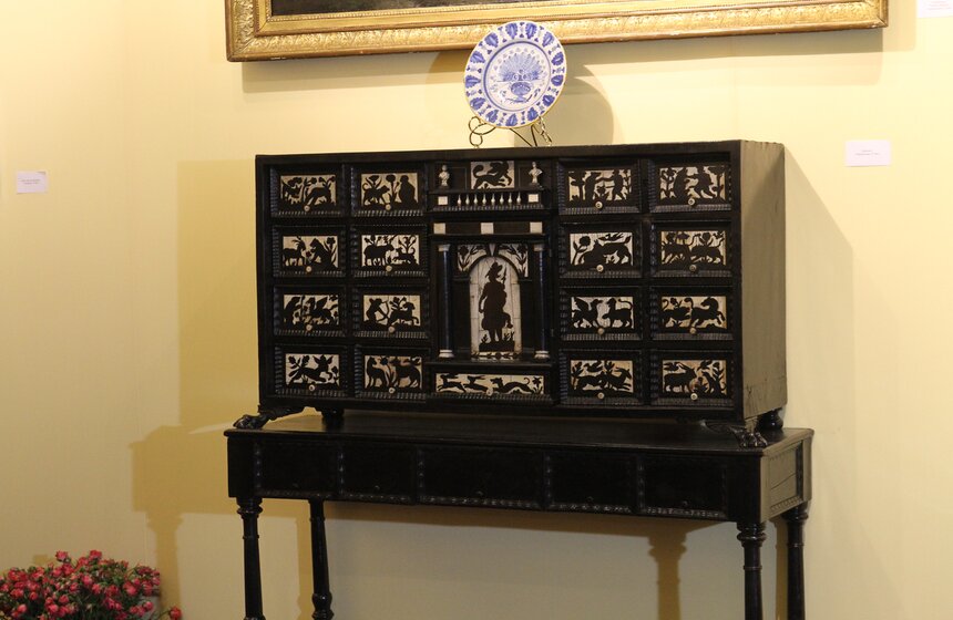 В ЦДХ открылся 39-й Российский Антикварный Салон 20 фото