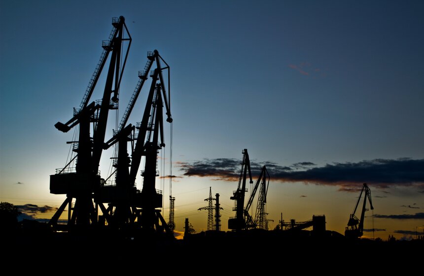 Западный речной порт — ровесник Канала им. Москвы, он был основан в 1937 году.