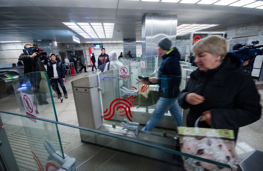 Как усиливают безопасность в столичном метро 23 фото