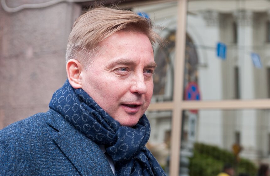 Липы на Тверской улице заменили "зимними" деревьями 6 фото