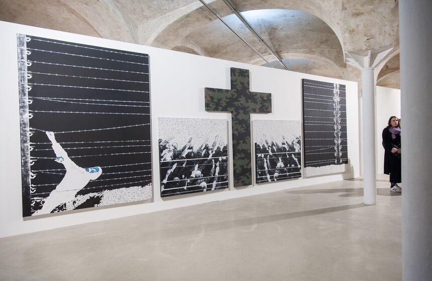 Выставка "Эгоцентрия" на "Винзаводе" 11 фото