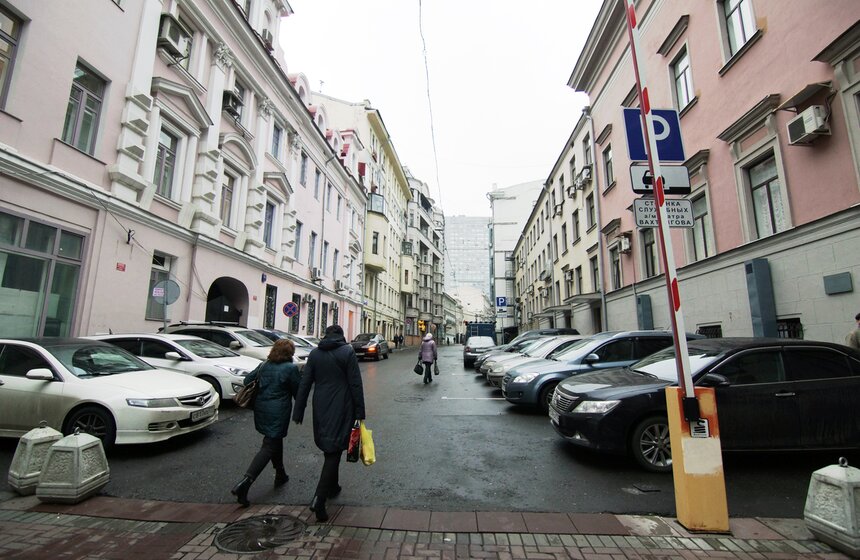 Как установить шлагбаумы во дворе 3 фото