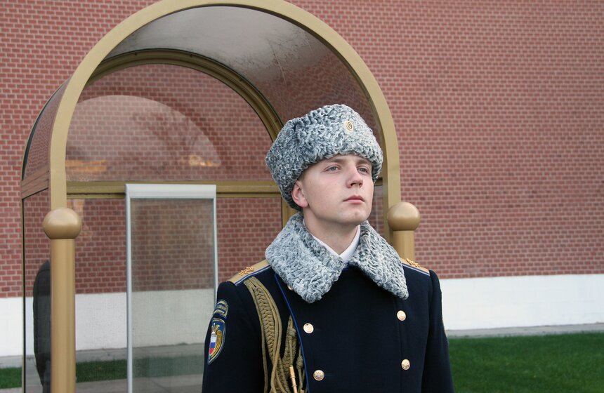 Сергей Собянин возложил цветы к Могиле Неизвестного Солдата 2 фото