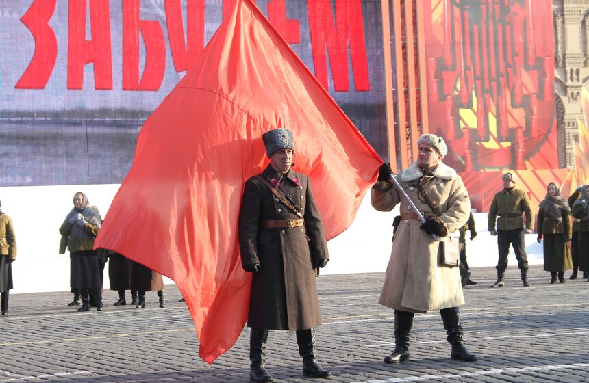 Марш в честь легендарного парада 1941 года на Красной площади 7 фото