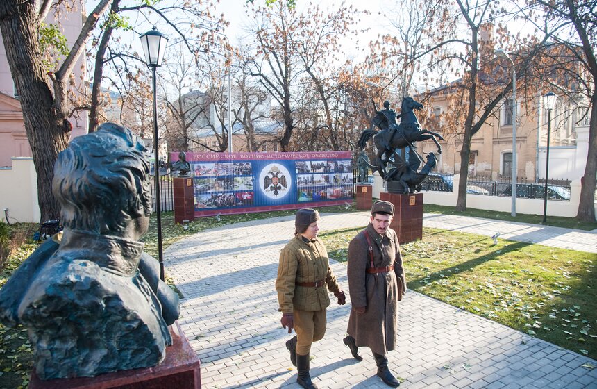 "Сквер Победителей" открыли в Архангельском переулке 24 фото